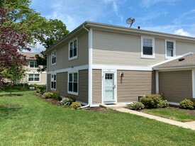 Building Photo - 368 Farmingdale Cir