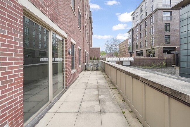 Building Photo - 116-128 Rantoul St