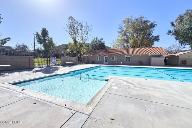 Building Photo - 1504 Covington Ave