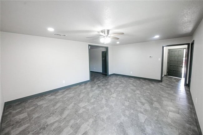Building Photo - 3606 San Blas Dr