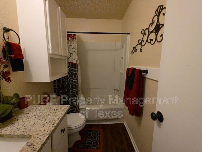 Building Photo - 203 2nd St N