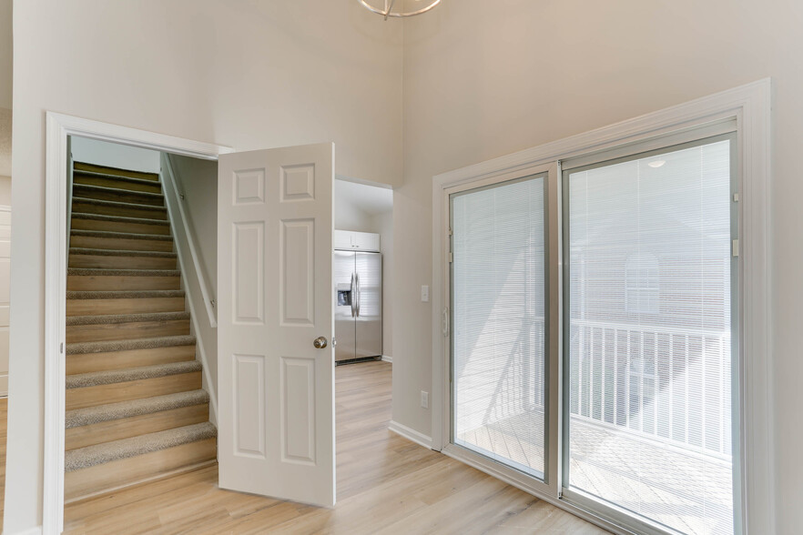 Open Dining Area - 1553 Penrose Arch