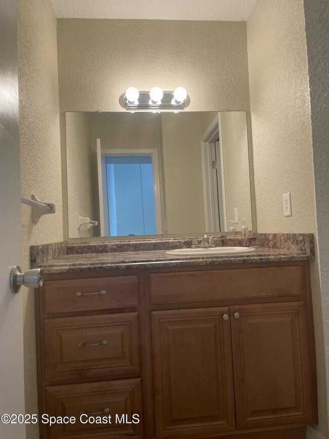 Building Photo - 503 Summerset Ct
