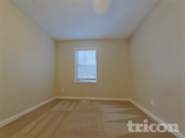 Building Photo - 238 Hampton Dr