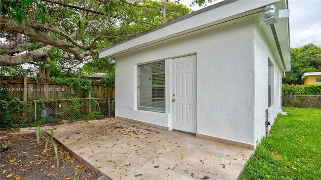 Building Photo - 1036 NW 75th St
