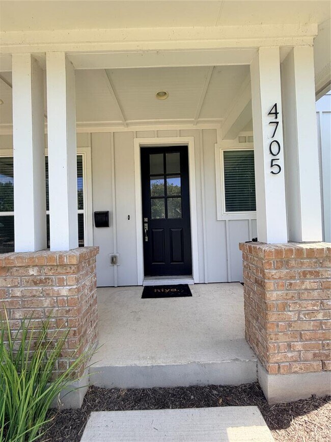Building Photo - 4705 Rosedale Ave