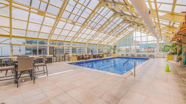 Building Photo - 526 Pacific Ave