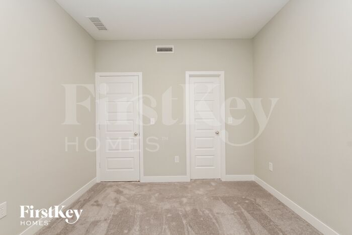 Building Photo - 2464 S Carlota Dr