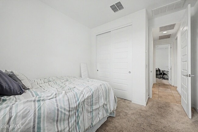 Building Photo - 9012 W Solano Dr