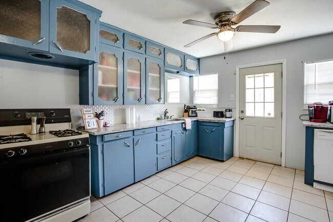 Building Photo - All Appliances Included!!
