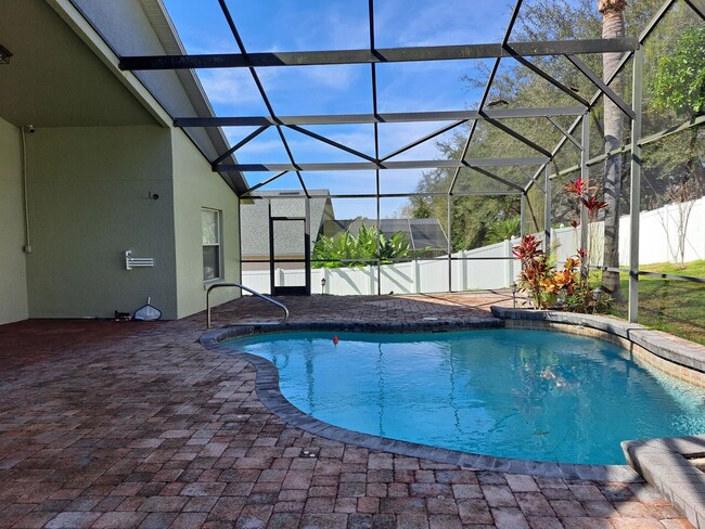 Building Photo - Pool Home in Oak Valley