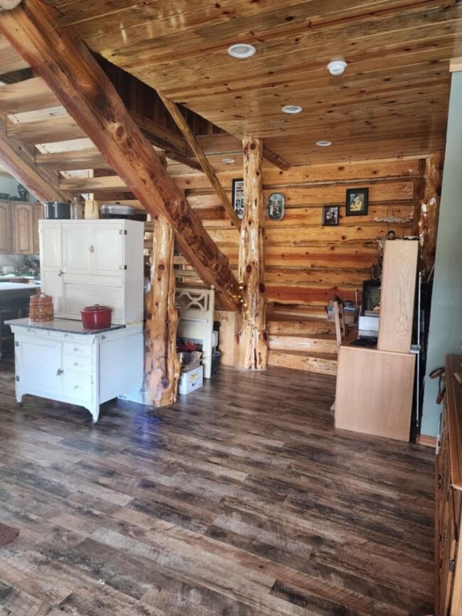 Building Photo - 61468 Blackhawk Trail Ln