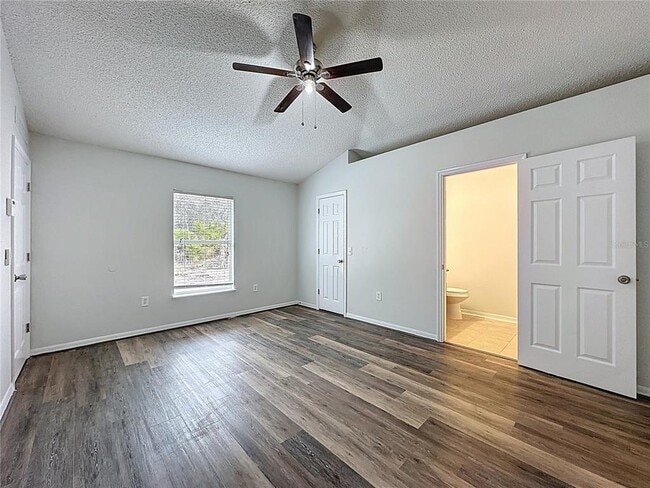 Building Photo - 413 Mulberry Ct