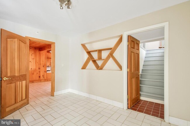 Building Photo - 6561 Shady Side Rd