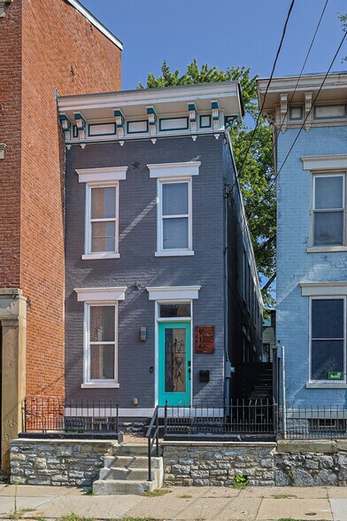 Building Photo - 916 Findlay St
