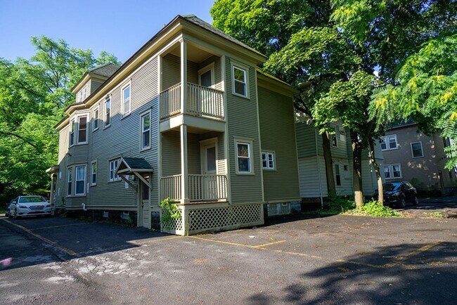 Building Photo - 725-727 Euclid Ave
