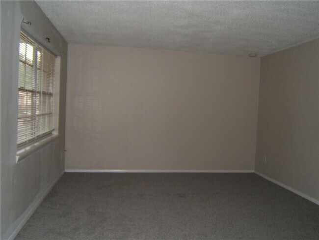 Building Photo - 4701 Flat Shoals Rd