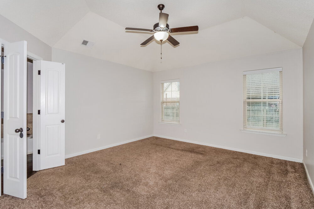 Building Photo - 9455 Darren Cir S