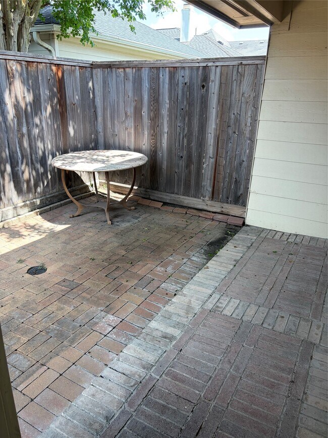 Building Photo - 15939 Cottage Ivy Cir