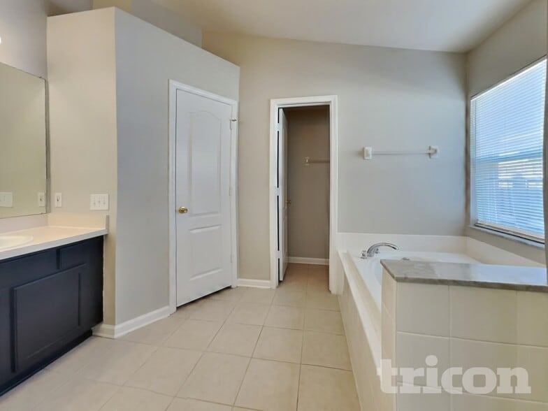 Building Photo - 12329 Cedarfield Dr