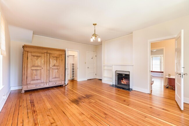 Building Photo - 1814 Anacapa St