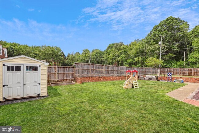 Building Photo - 4555 Lantern Pl