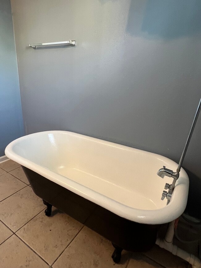 Building Photo - 3030 Toulouse St