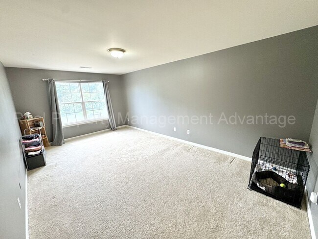 Building Photo - 11337 N Woods Dr