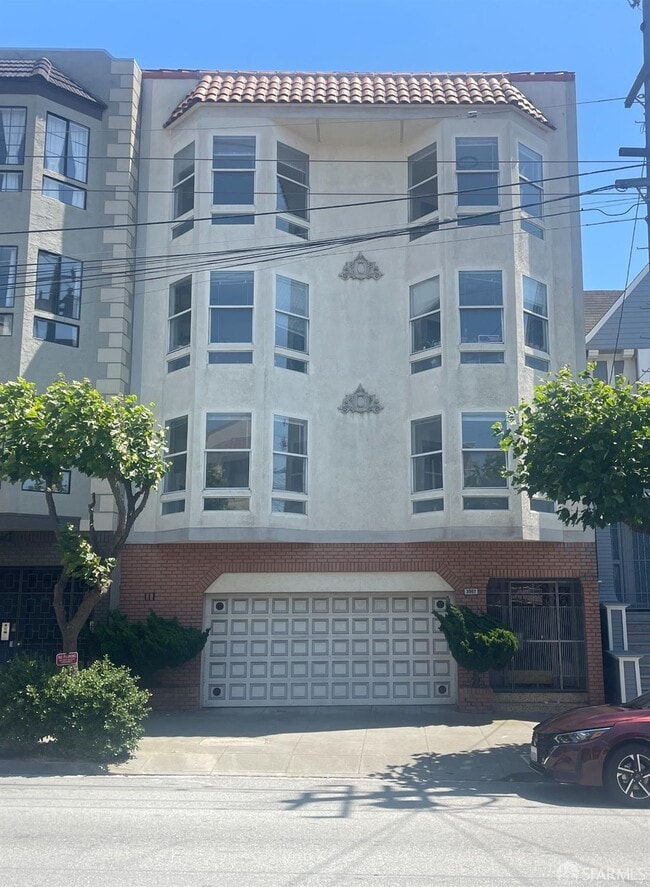 Building Photo - 3907 California St