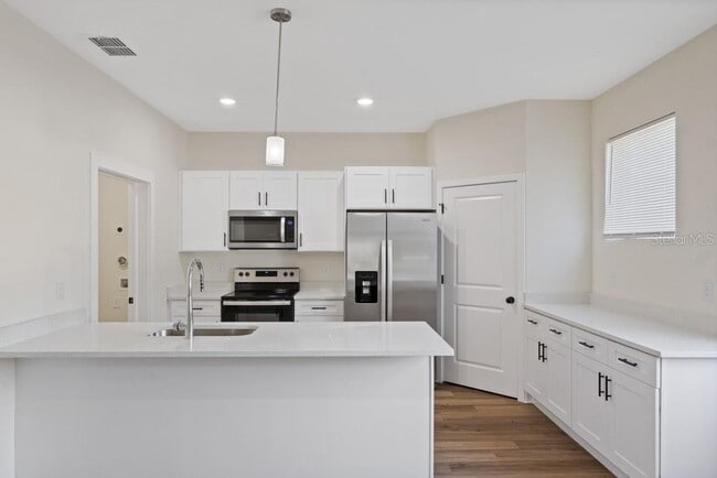 Building Photo - 4206 N Manhattan Ave