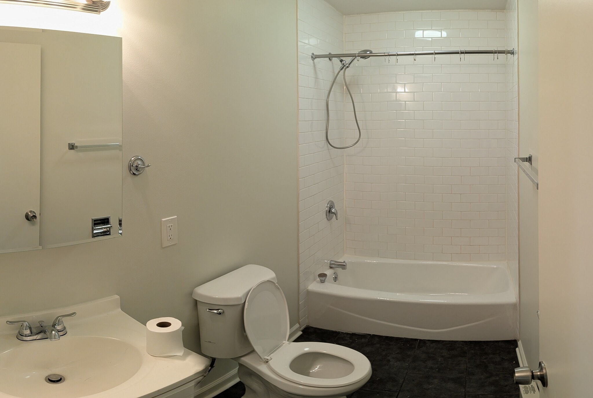 Bathroom - 4421 Wayne Ave