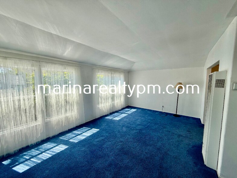 Building Photo - 1716 Marin St