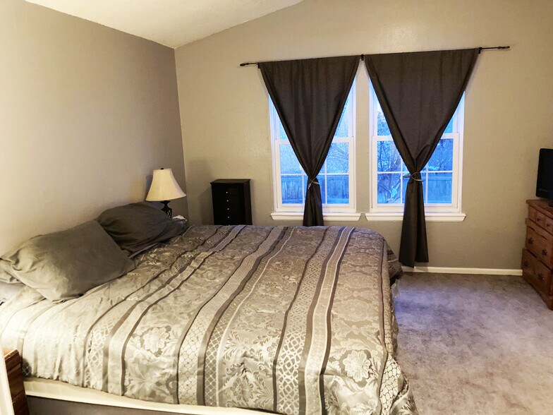 Primary Bedroom - 8033 S Garrison Way