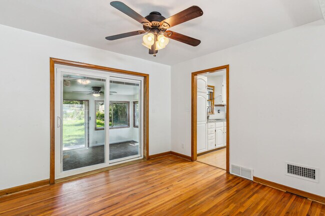 Building Photo - 3707 E Funston St