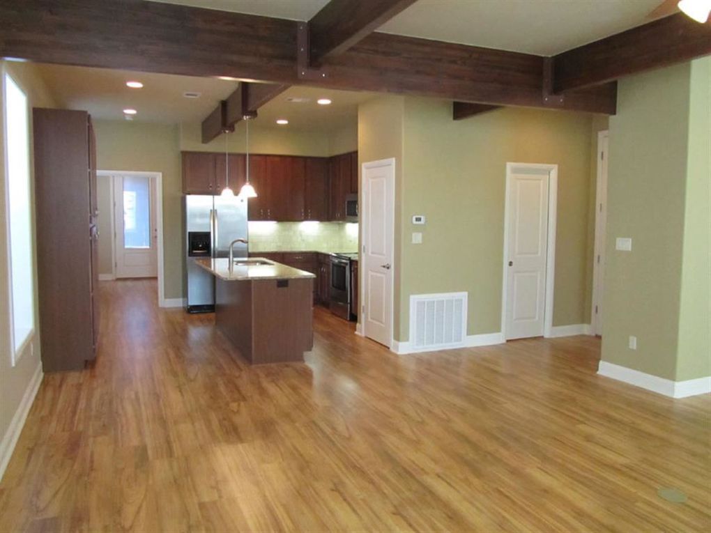 Building Photo - 115 W Main St