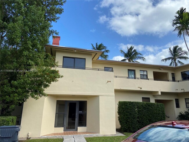 Primary Photo - 32 Camden Dr