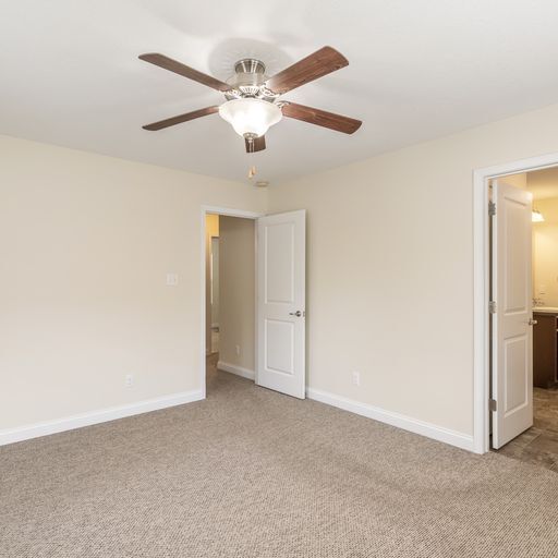 Building Photo - 1022 Lennox Cir