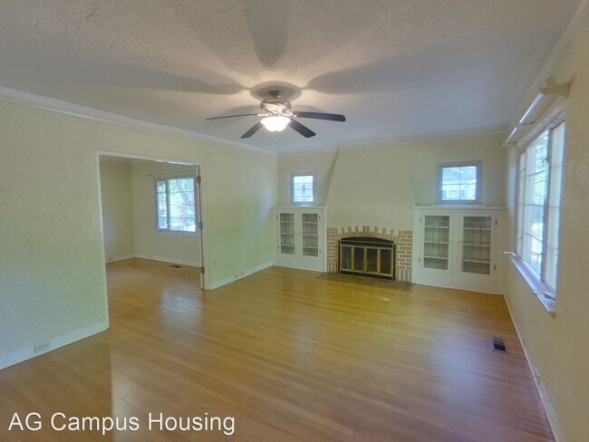Building Photo - 5 br, 2 bath House - 1993 Onyx St.