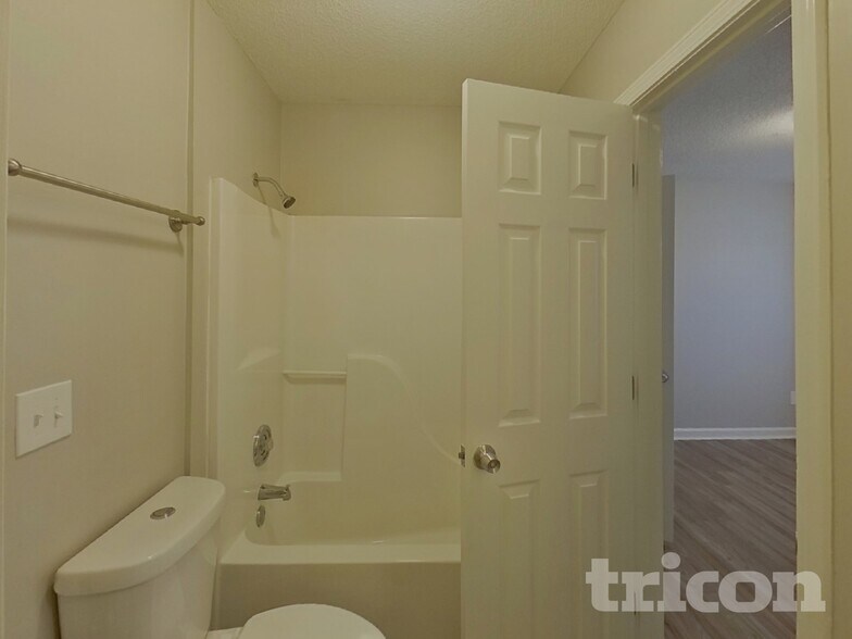 Building Photo - 1207 Larkspur Dr