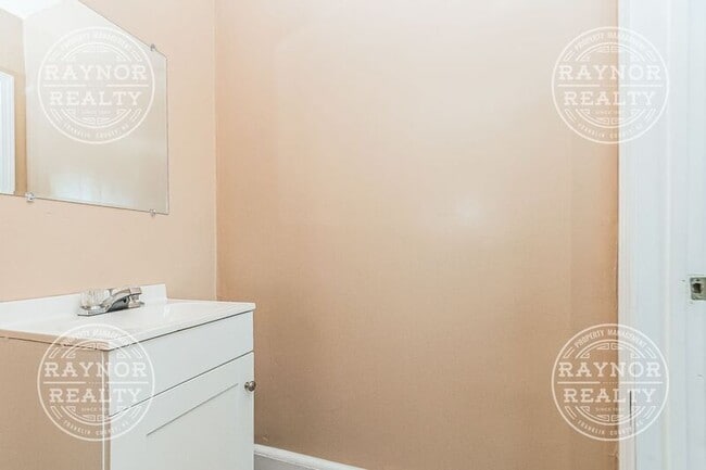 Building Photo - 641 Kenwood Ave