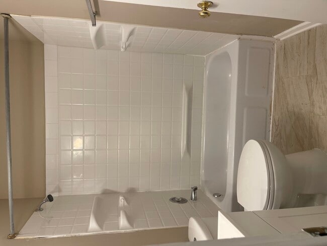 Building Photo - 1035 Higgins Quarters Dr