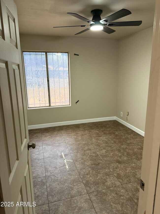 Building Photo - 1516 W Pueblo Ave