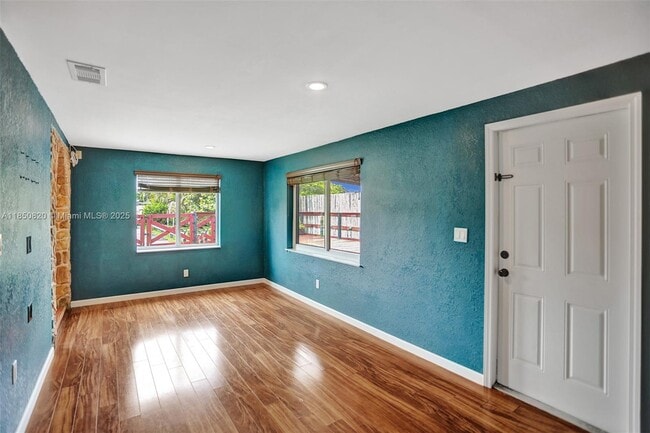 Building Photo - 7245 S Waterway Dr
