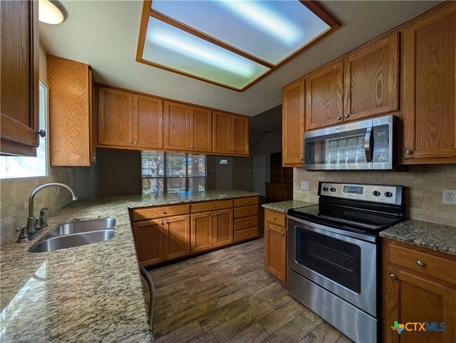 Building Photo - 1662 Lantana Cir