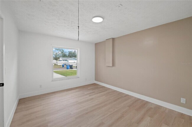 Building Photo - 3206 Las Brisas Dr