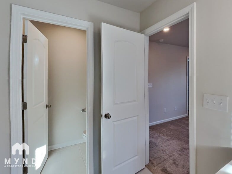 Building Photo - 9122 Ramsford Rd