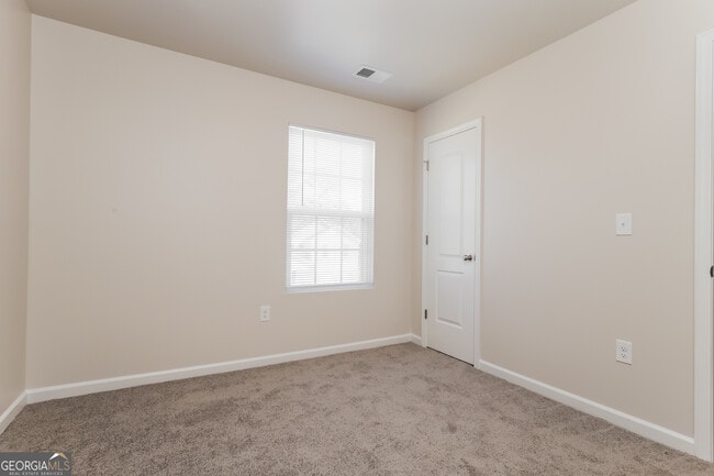 Building Photo - 20 Sloane Ct