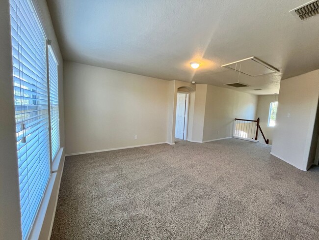 Building Photo - **Freshly Painted~ Easy access to 1604 and...