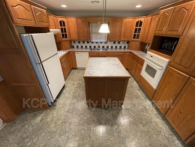 Building Photo - 116 Dub's Way