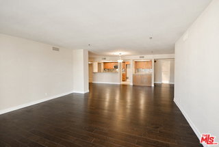 Building Photo - 10660 Wilshire Blvd